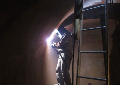 تعمیرات مخازن زیرزمینی مربوط به حایگاه های انتقال فرآورده نفتی - شرکت مهندسی و بازرسی فنی رایان انرژی جم